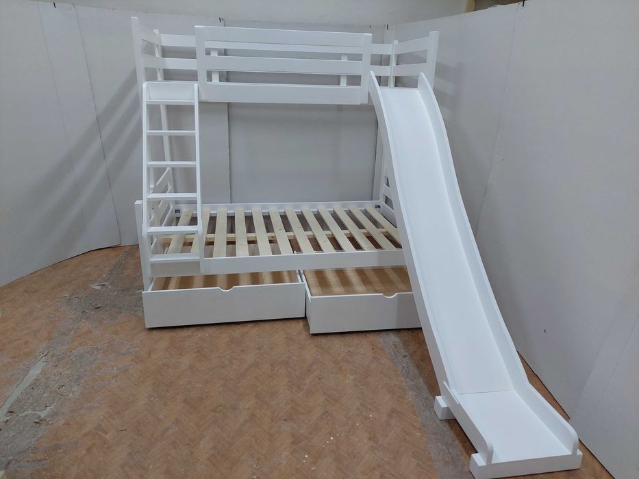 TRANSPORT GRATUIT.Pat etajat cu tobogan cod 3019