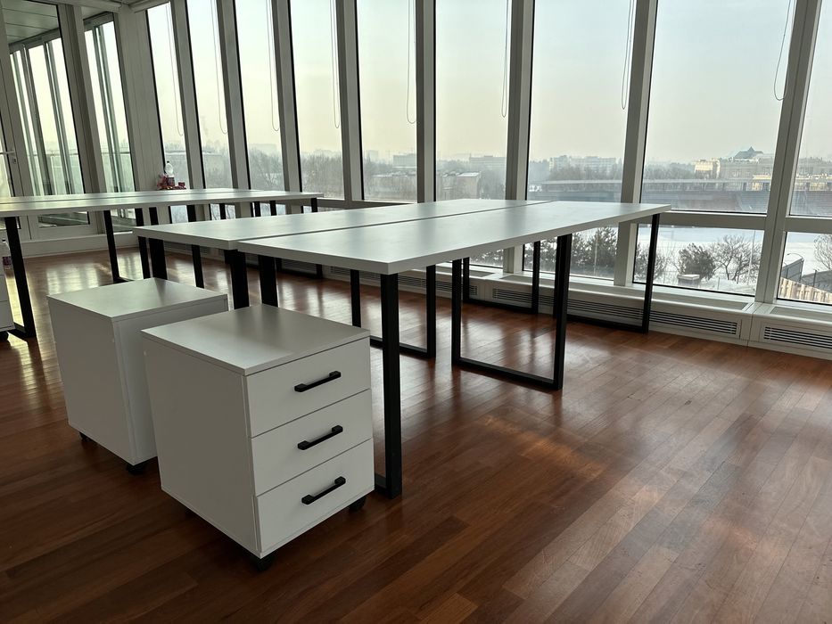 Офисные столы удобный