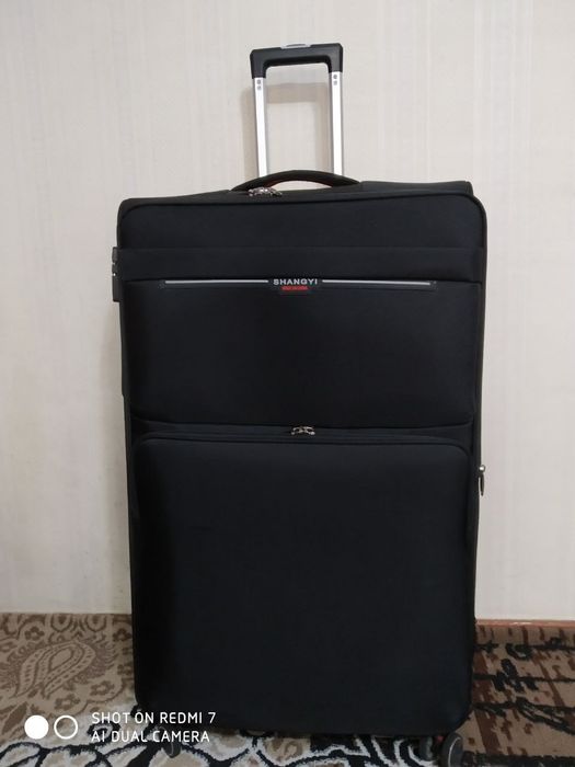 Чемодан огромный