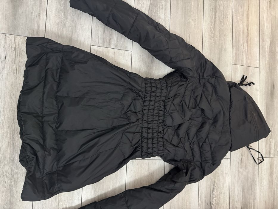 Geaca neagra guess xs 100%originala lunga cambrata