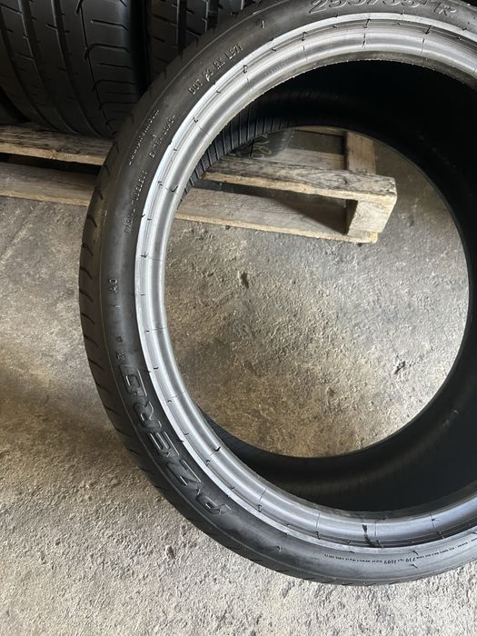 4 anvelope vara 255/35/20 Pirelli!