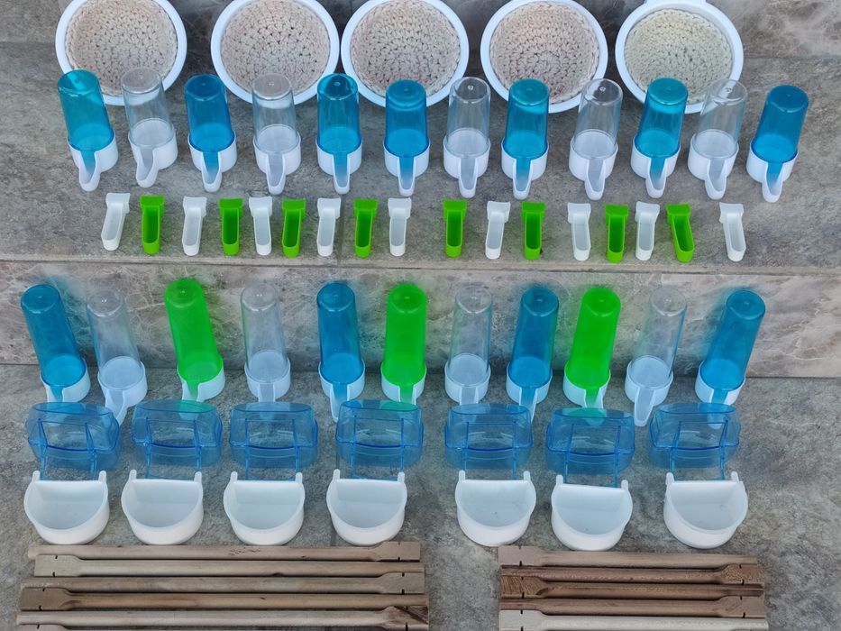 Клетки для канарейк и попугаев