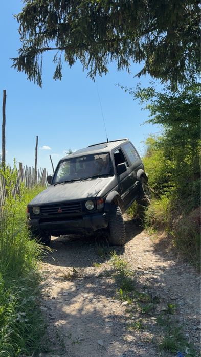 MITSUBISHI Pajero 1998