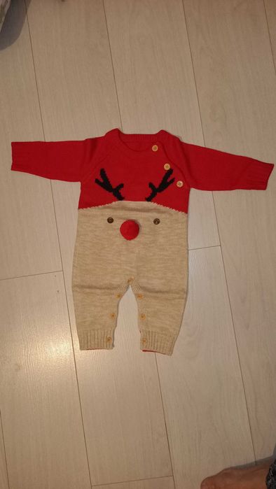 Новогодний вязаный костюм на малыша