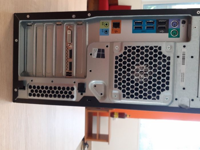 Компютър употребяван  за специализирана графика  HP Z440 - Xeon  E5