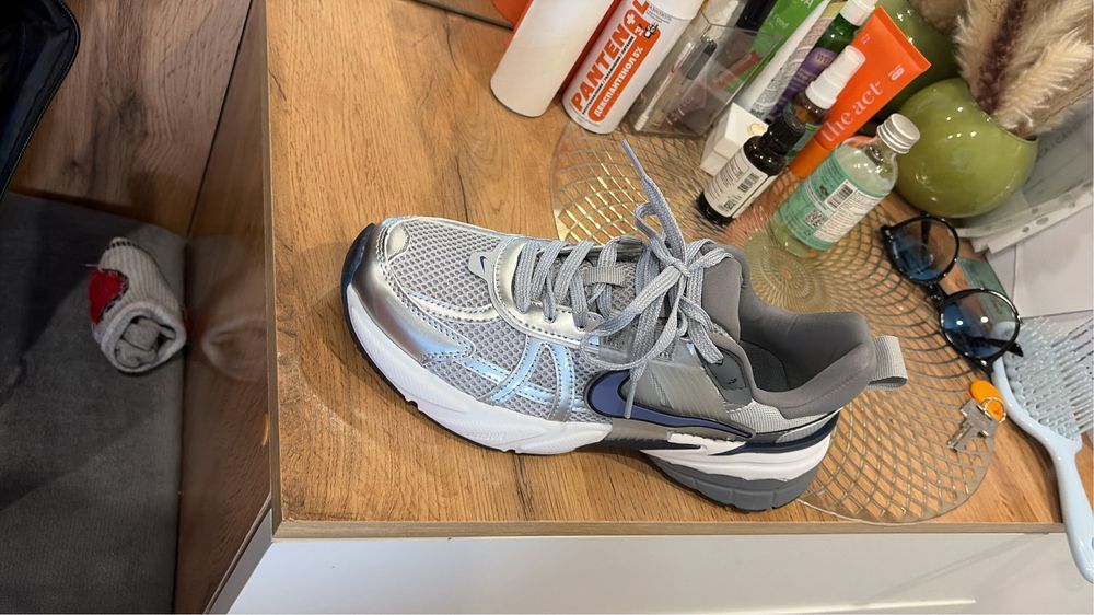 Кроссовки Nike V2K Run