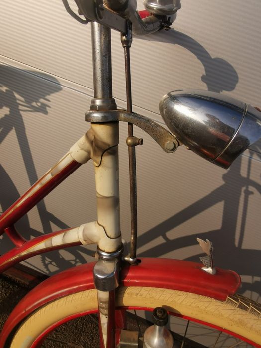 Vând bicicletă retro