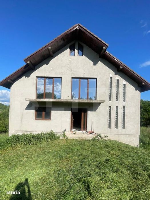 Casa 4 dormitoare, 160 mp + 78 mp demisol, 1800 mp teren, zona Ghinzii