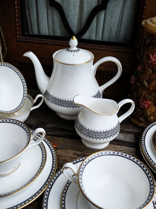 Костен порцелан Сервиз
