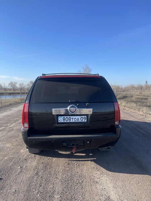 Продается Кадилак Эсклаеде