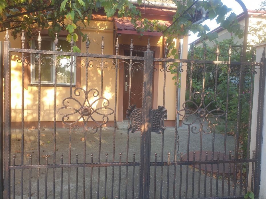 Proprietate de vânzare