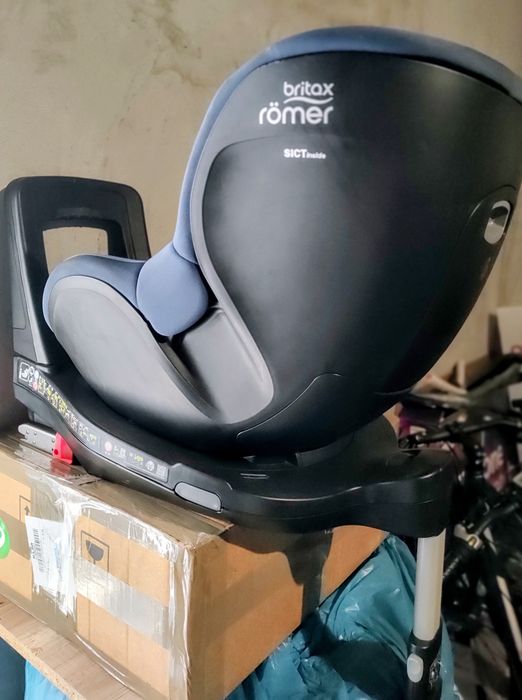Scaun auto Britax rotativ pentru copii cu baza inclusa Dualfix M Plus i-size