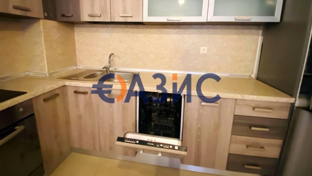 Продава се Двустаен апартамент в Поморие - 58 кв.м за 827 €/кв.м - Снимка #2