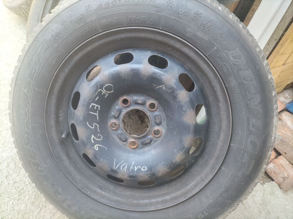 Vând jante cu cauciucuri de iarna