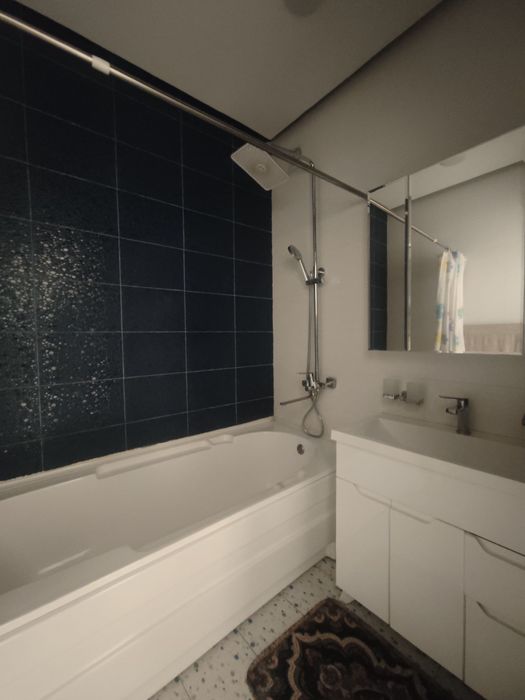 3 xonali yevro remont, barcha sharoitlarga ega uy arendaga beriladi.