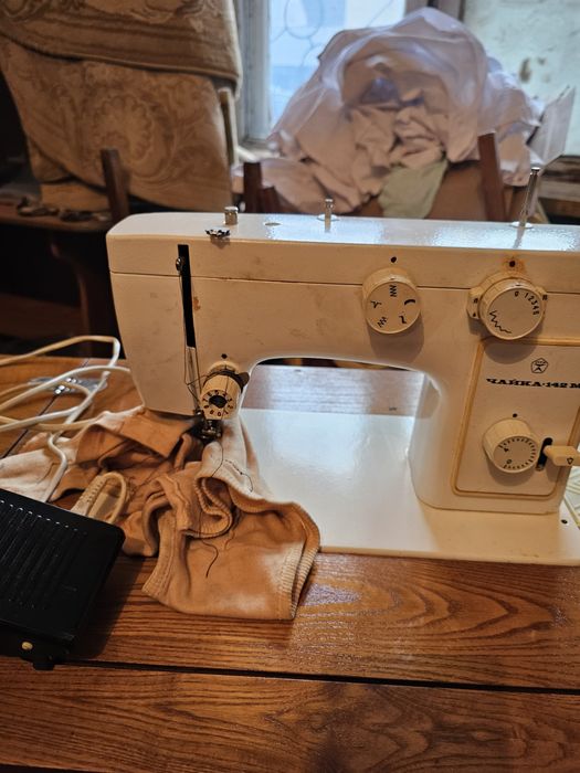 Продам швейную машину