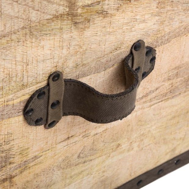 Табуретка във винтидж стил