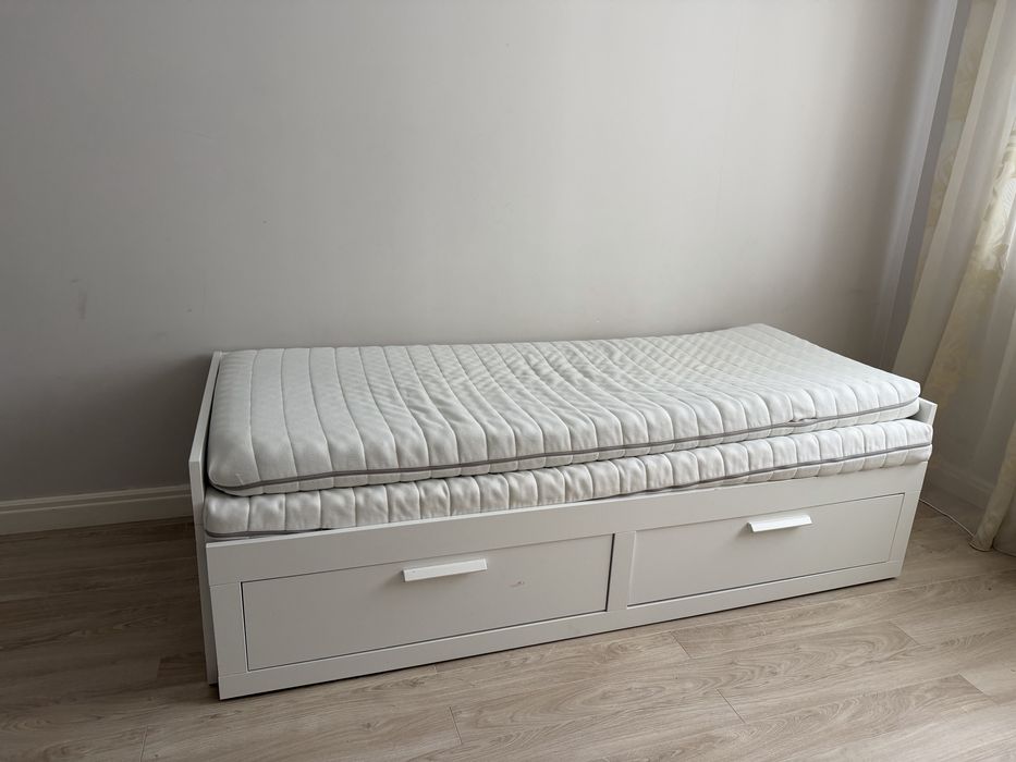 Продам кровать 15 тыс тенге ,самовывоз