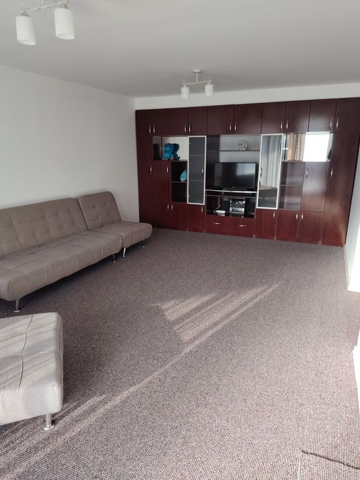 Închiriez apartament cu doua camere la casa  1 Mai  spitalull nr 1