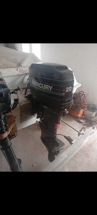 Извънбордов двигател Меркюри 20 коня 2т