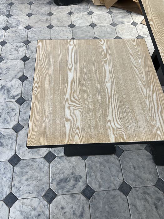 Продам столы и кресла