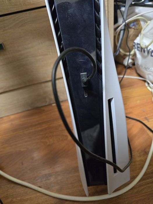 Vand consola Playstation 5 1TB + controller/ fifa24 25