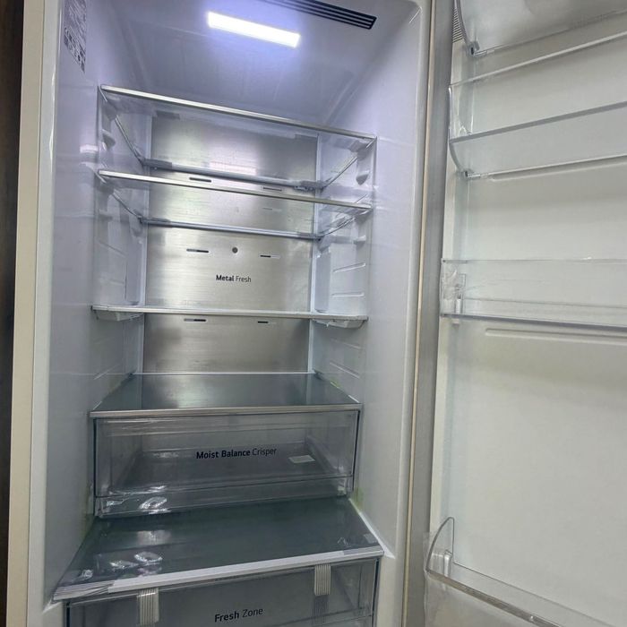 Продам холодильник LG GC-B509SESM