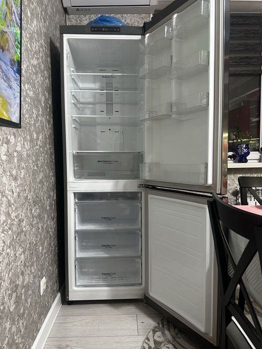 Холодильник LG (No Fros)