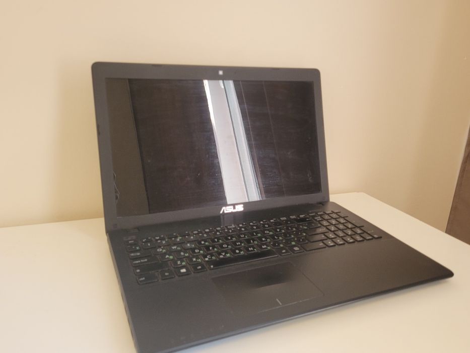 Ноутбук Asus i3 gen 4