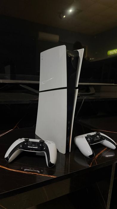 PS5 Slim.  Жағдайы таза идеал казирги кейнги оинлари менен fifa23 24