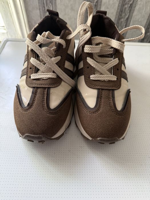 Обувь женская кроссовки