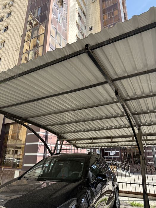 Продается хороший навес под машину