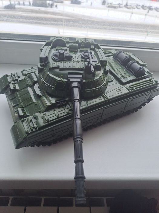 Большой танк детализированный