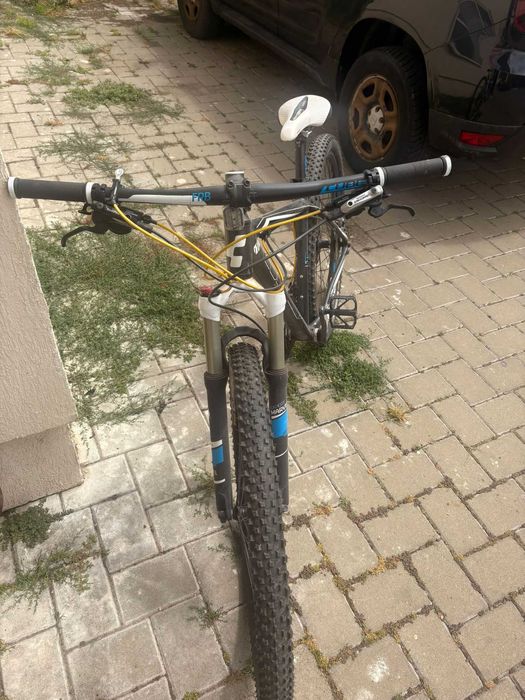 Bicicleta Cube adulti