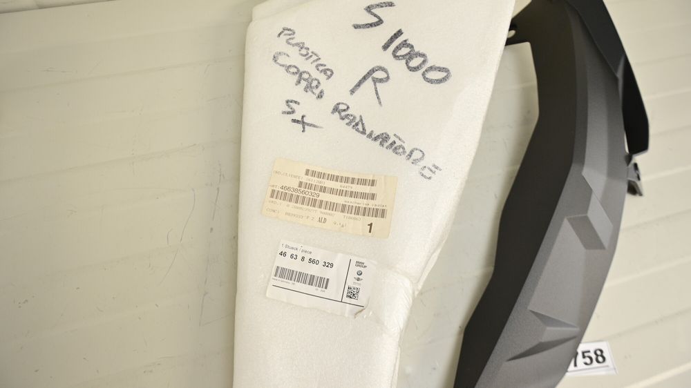 BMW S1000R K47 2016 2020 Grila Stanga Radiator