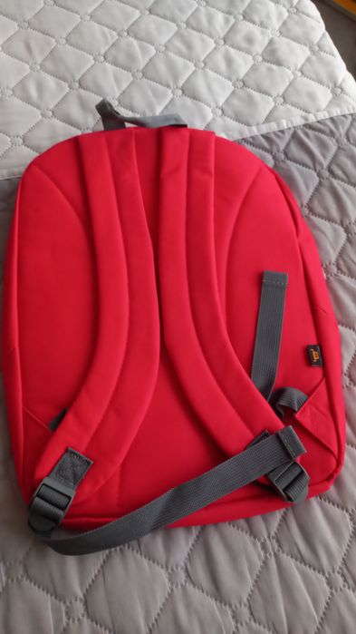 Раници, чисто нови.