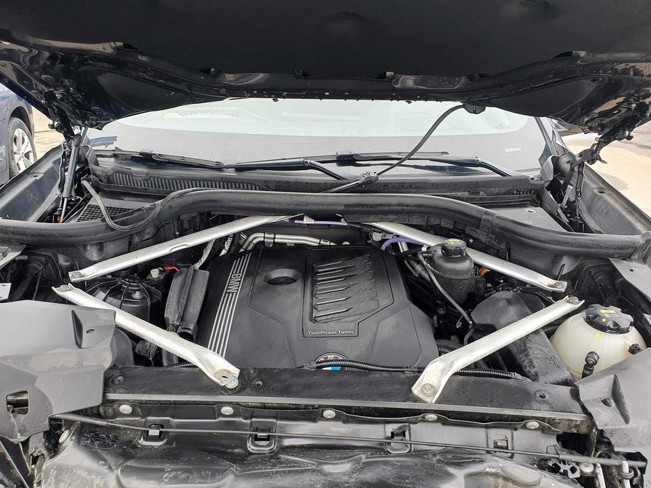 BMW X6. 4.0i, XDrive, Hibryd, fabricatie 2022 inmatriculat RO avariat