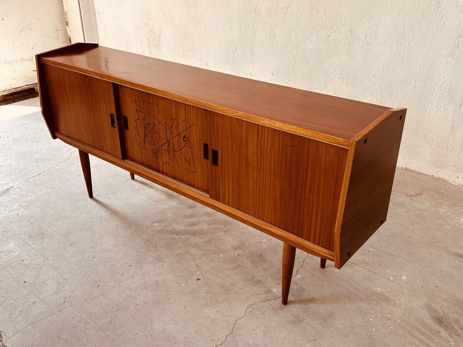 Италиански дизайнерски сайдборд Mid-Century Modern – стил Gio Ponti