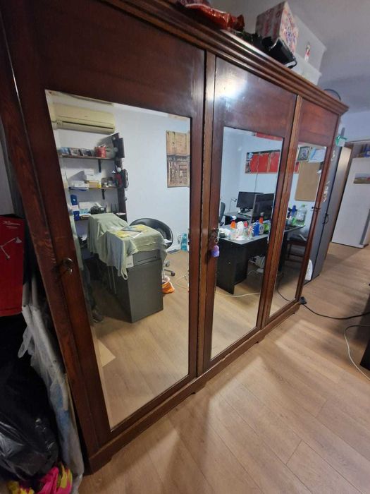 Șifonier vechi familia Ghica