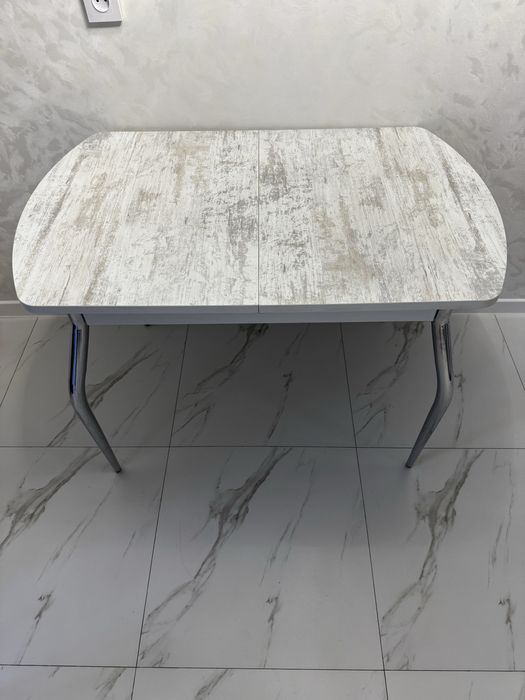 Продам кухонный стол