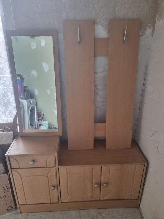 Garderobă de vânzare