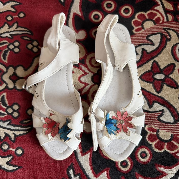 Продам детские босоножки, размер 32