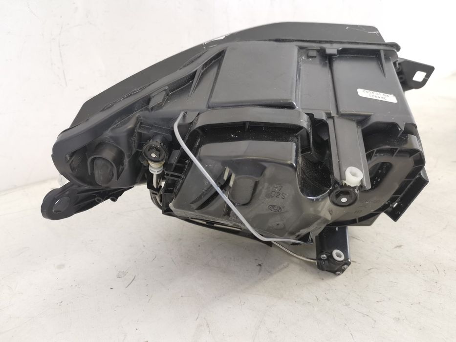 Фар Ляв с Халоген Z4 E85 / Far Lqv s Halogen Z4 E85 Оригинален, в добр