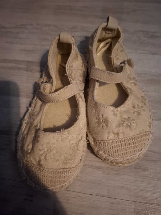 Încălțăminte fetițe, marimea 22,23 si 25