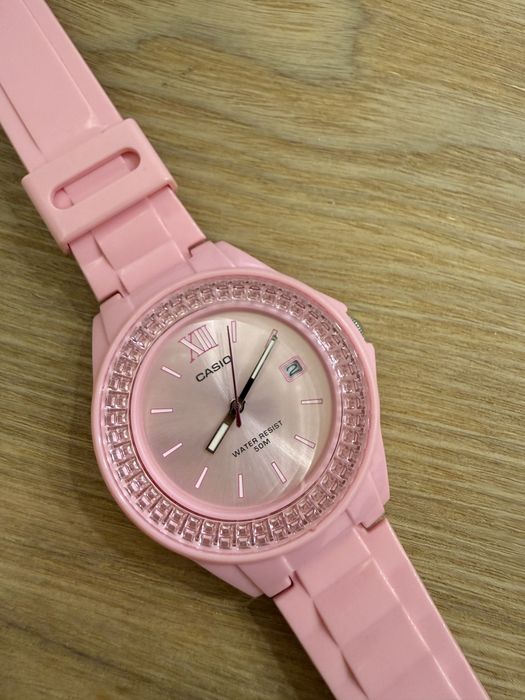 Розов Часовник Casio
