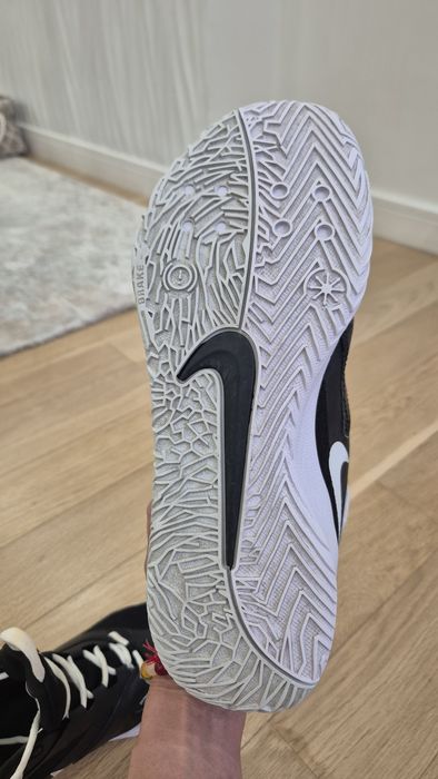 Кроссовки для воллейбола