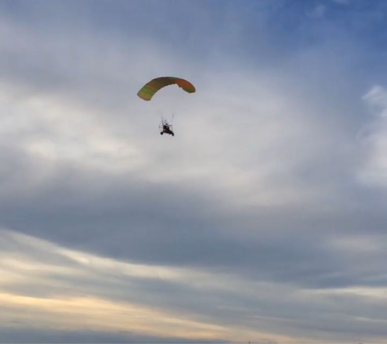 Продается аэрошют с двигателем Хирт