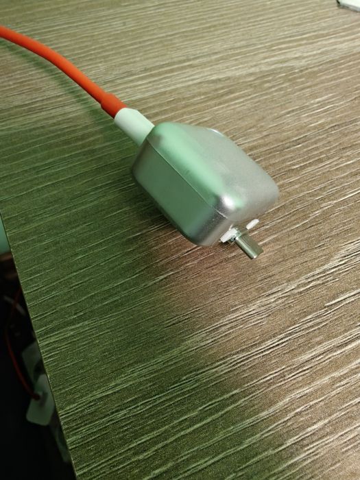 Adaptor auto deconector