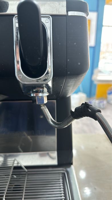 Simonelli кофемашина + кофемолка + питчеры и тд