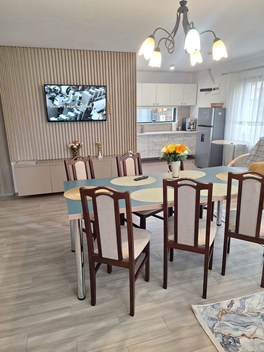 Cabana de inchiriat  . CASA MARA ocupată de revelion